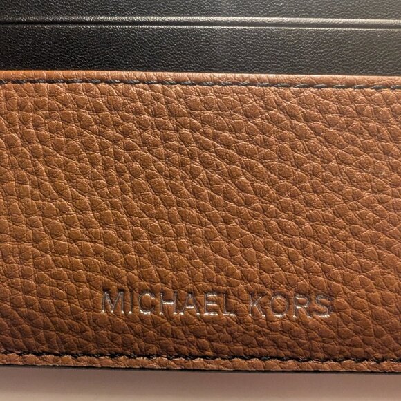 Michael Kors Pebbled Leather Two-Tone Card Holder Wallet - Picture 2 of 3